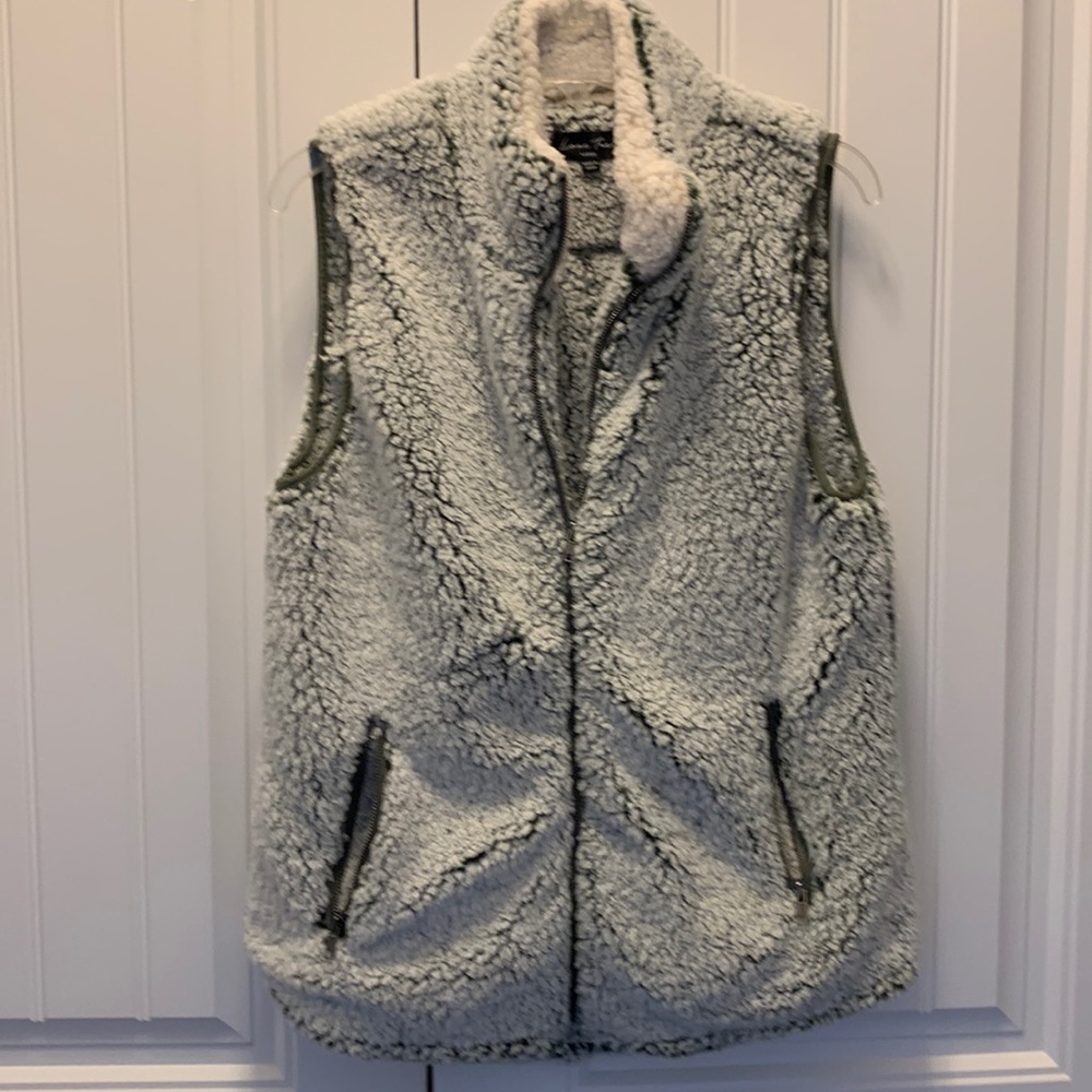 Sherpa Fleece Vest, lightweight with pockets by Love Tree.
